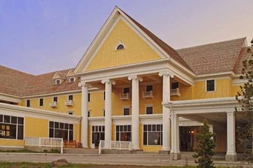 Lake Yellowstone Hotel 001